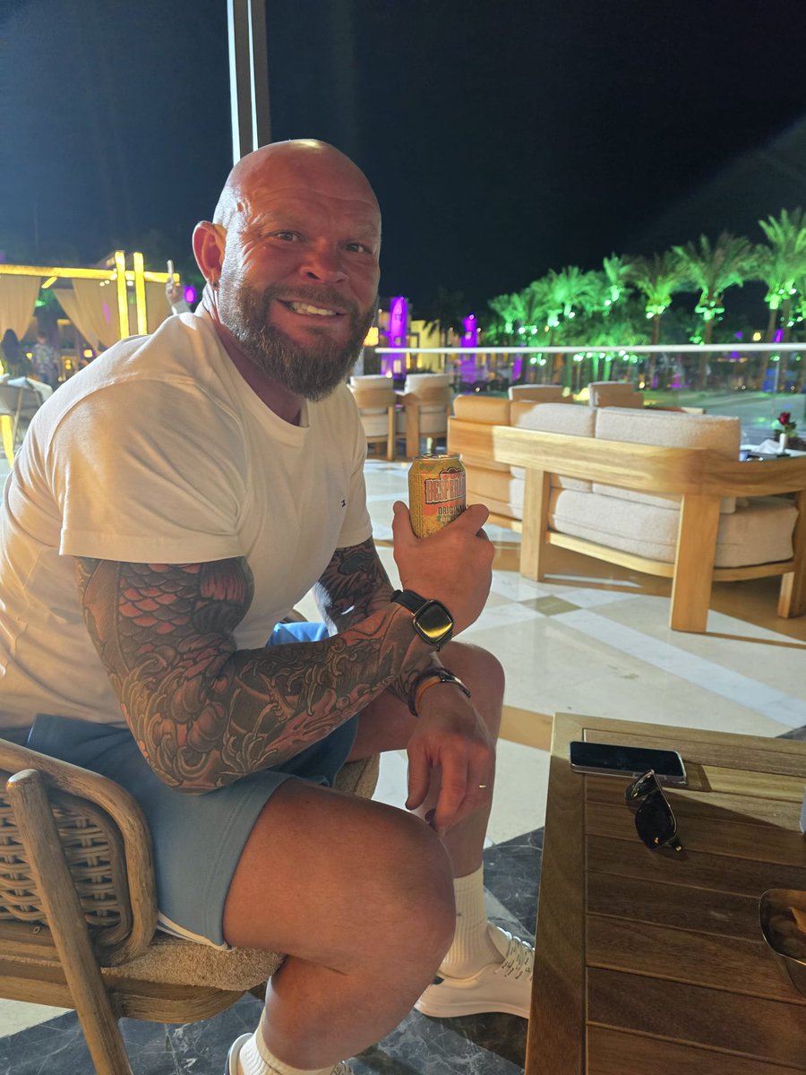 Due to <a href="/strongbowdf_uk/">Strongbow Dark Fruit UK</a> showing no interest in sponsoring future <a href="/bkb_official1/">BYBBKB</a> <a href="/bkbbareknuckle/">BKB Bare Knuckle Boxing</a> Bridgerweight champion I'll now be re-branding myself as Desperados Darch <a href="/desperadosbeer/">Desperados</a> get in touch if interested lol x