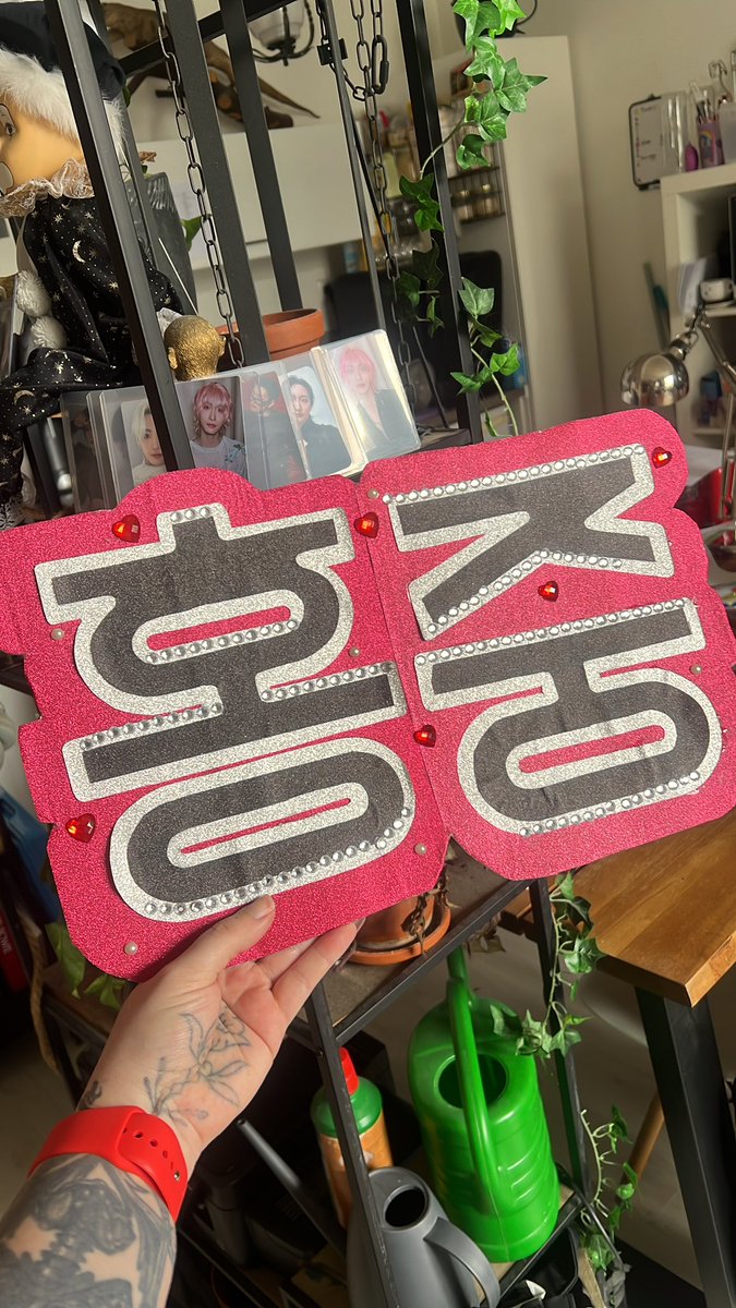 asztee's tweet photo. I feel like we need ✨more glitter✨
Ateez in Incheon in 32 days 🥹❤️ https://t.co/btudIZAT2F