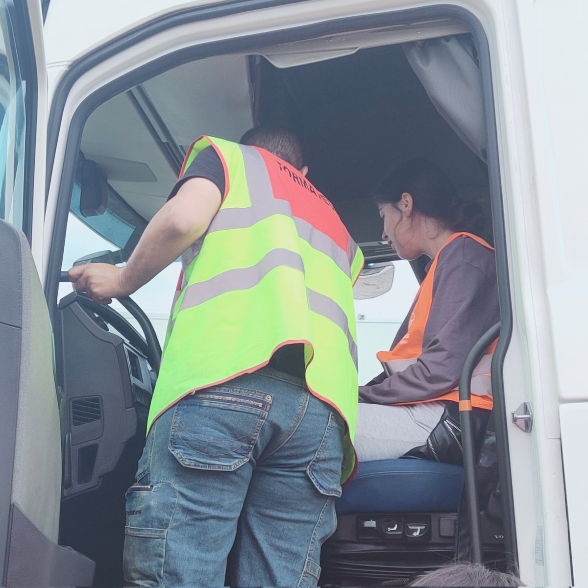 Visite de l'entreprise XPO avec les secondes GATL. 
Présentation des métiers du transport et de la logistique ; atelier avec les véhicules (chariot/camion) ; jeu de l'oie.
Merci à l'AFT