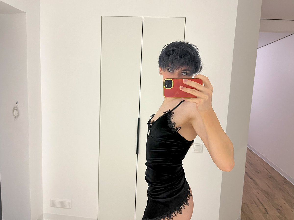 Livonxxx's tweet photo. Would you dare to come up to me?
#nsfw #transgirl #transwomen #USA #LosAngelesCA https://t.co/ViAyGINKh5