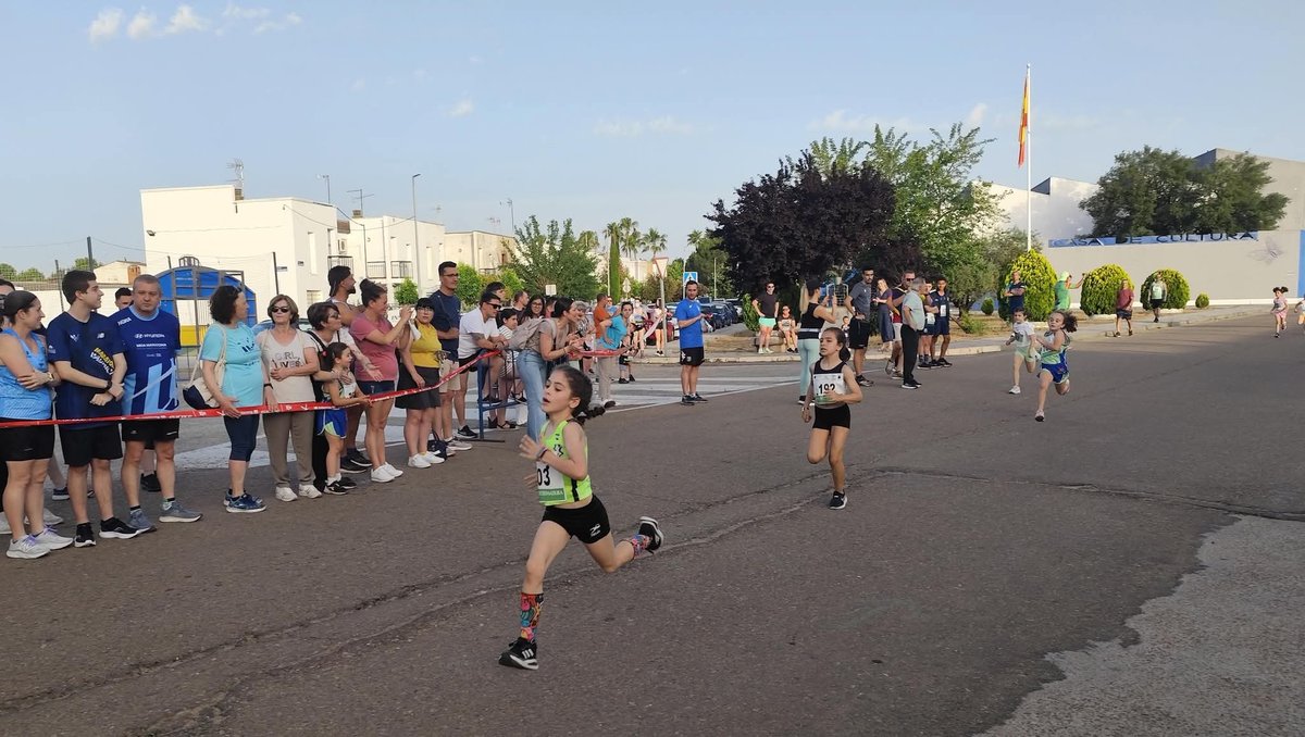 CAMiajadas's tweet photo. Ana Escobar sumó una victoria a su exitosa temporada, esta vez en la carrera nocturna de Talavera la Real.
Enhorabuena!!! https://t.co/UvfbjnVe8F
