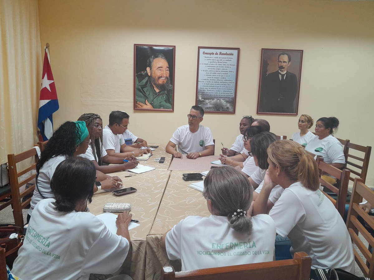 En la mañana de hoy se realiza reunión de trabajo con los Jefes de secciones provinciales de enfermería. 
#CubaPorLaVida