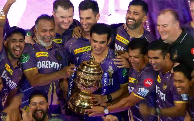 Kolkata Knight Riders remains the ONLY TEAM to have chased 190+ TWICE in 
IPL FINAL.
