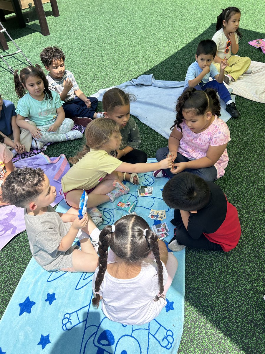 The Belleville Beginners at School 5 are showing how to enjoy the nice weather while learning and socializing ! 😎 #bellevillebeginners