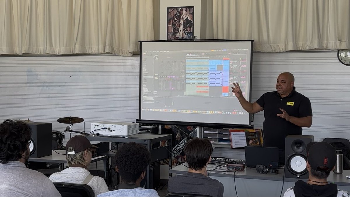 Much love to the legend <a href="/DJKhalil/">DJ KHALIL</a> for stopping by to work w my production students 🐐🙏🏼 gave us all the gems on <a href="/kendricklamar/">Kendrick Lamar</a>’s Purple Hearts 💜👀🤯