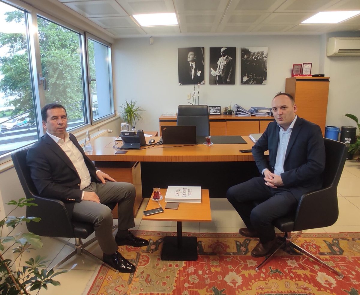 İş Bankası Ünye Şubesi Müdürü olarak atanan Alper TAKOĞLU' na hayırlı olsun ziyaretinde bulunduk.