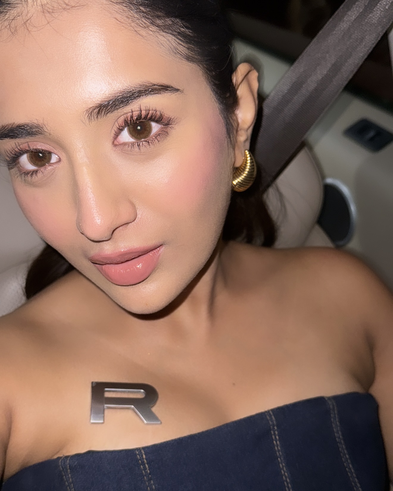 Gsid_o7asAQLSJ2?format=jpg&name=large