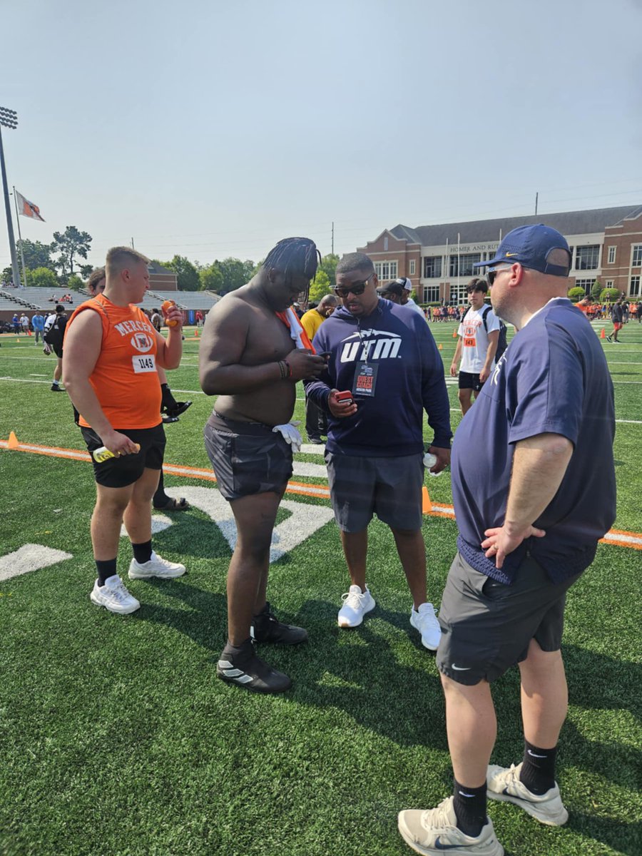 Samuel (@adjin_sam60) on Twitter photo After a great camp, I am grateful to announce that I receive my second offer from the University of Tennessee at Martin!! AGTG🙏🏾🙏🏾
<a href="/Tharealmaddawg/">Marc-André Dion</a> <a href="/cndf_nd/">CNDF</a> <a href="/ECWagnac/">Emmanuel Cazeau-Wagnac</a> <a href="/CoachStoutUTM/">Coach Stout 🏈</a> <a href="/CoachKBannon/">Kevin Bannon</a> <a href="/CoachRudyG/">Coach Rudy Griffin</a> <a href="/UTM_FOOTBALL/">UT Martin Football</a> <a href="/Coach_JSimpson/">Jason Simpson</a> After a great camp, I am grateful to announce that I receive my second offer from the University of Tennessee at Martin!! AGTG🙏🏾🙏🏾
<a href="/Tharealmaddawg/">Marc-André Dion</a> <a href="/cndf_nd/">CNDF</a> <a href="/ECWagnac/">Emmanuel Cazeau-Wagnac</a> <a href="/CoachStoutUTM/">Coach Stout 🏈</a> <a href="/CoachKBannon/">Kevin Bannon</a> <a href="/CoachRudyG/">Coach Rudy Griffin</a> <a href="/UTM_FOOTBALL/">UT Martin Football</a> <a href="/Coach_JSimpson/">Jason Simpson</a>
