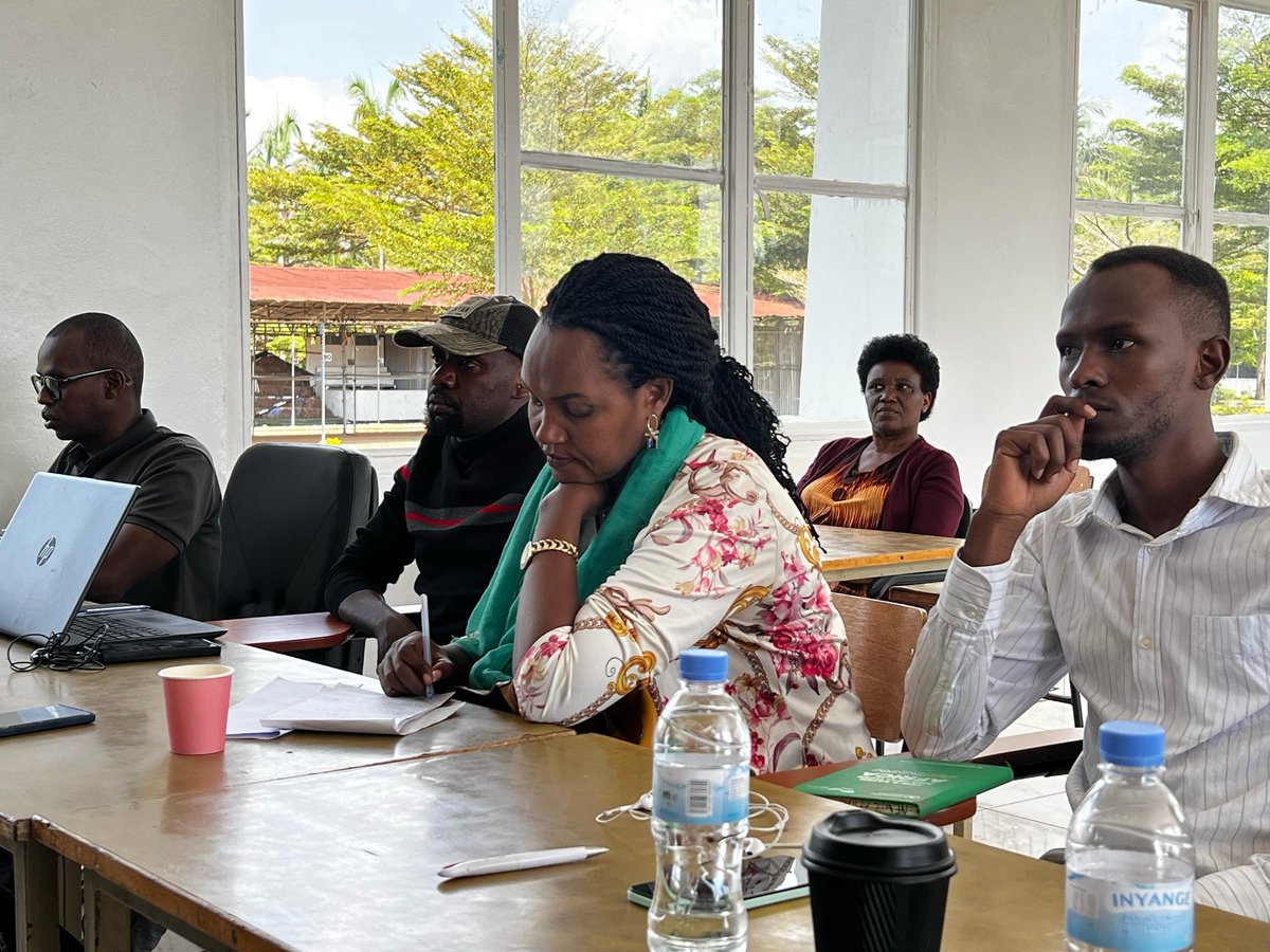 Gaetan NZAYISENGA🇷🇼 (@gaetannz) on Twitter photo We’ve officially kicked off a workshop at the Mulindi Agri Showroom, hosted by <a href="/OfabRwanda/">OFAB Rwanda</a>.
This intensive training brings together Rwandan media professionals to strengthen their reporting on agricultural biotechnology.
#TalkBiotechRw
#Voices4AgriBiotech We’ve officially kicked off a workshop at the Mulindi Agri Showroom, hosted by <a href="/OfabRwanda/">OFAB Rwanda</a>.
This intensive training brings together Rwandan media professionals to strengthen their reporting on agricultural biotechnology.
#TalkBiotechRw
#Voices4AgriBiotech