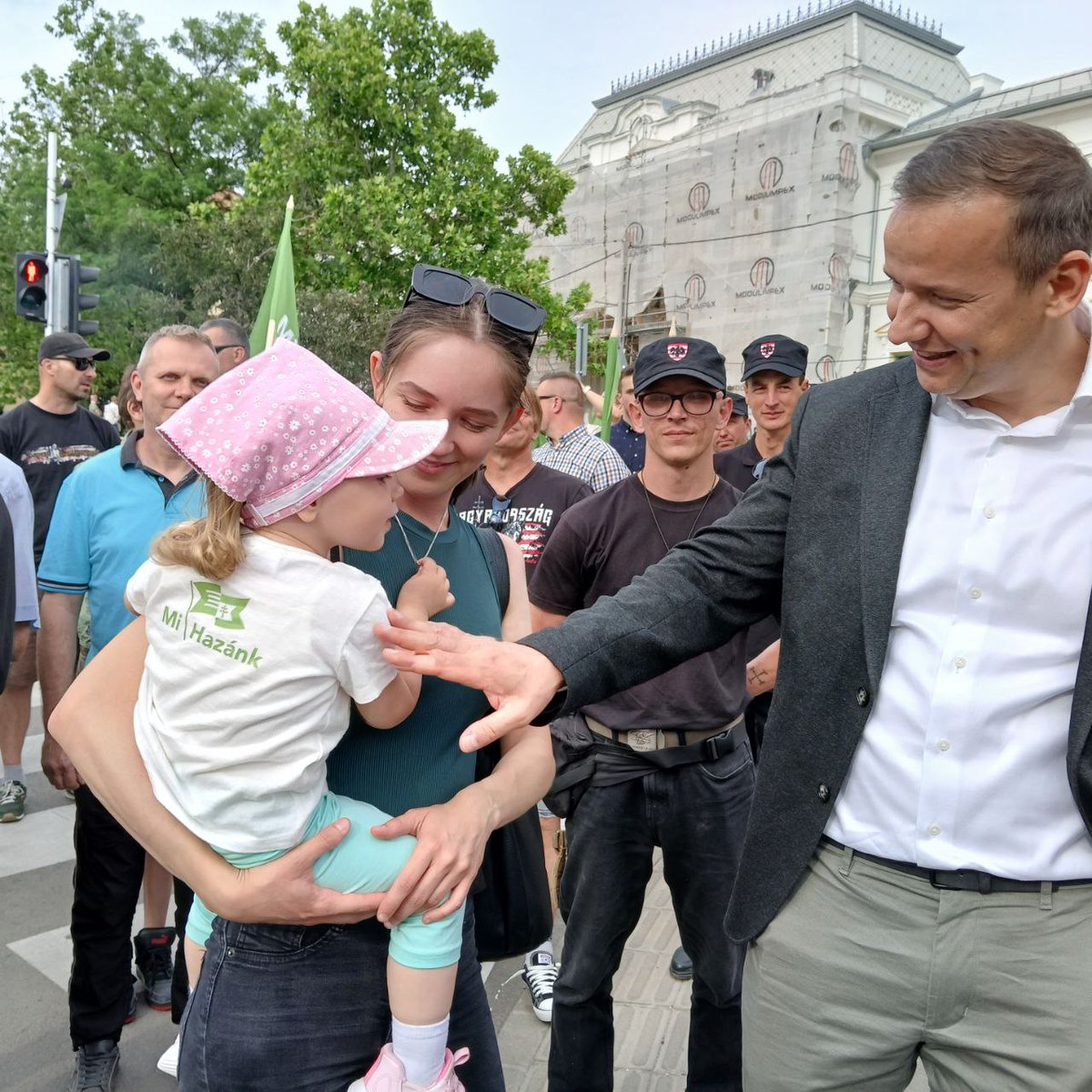 Gyöngyösön is átadtuk a Mi Hazánk helyi irodáját. Terjeszkedünk. Fel a győzelemre!