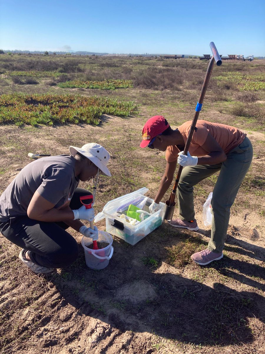 From 14–22 April, Anesu Karadzandima, Kereemang Goaaga, Zanika de Mon, Dr Heleen Vos &amp; Dr Nonsikelelo Hlongwa conducted fieldwork in Saldanha Bay, collecting dust &amp; soil to study toxic metals, marine impacts &amp; microbial dynamics. 🌍🧪
#earthsciences