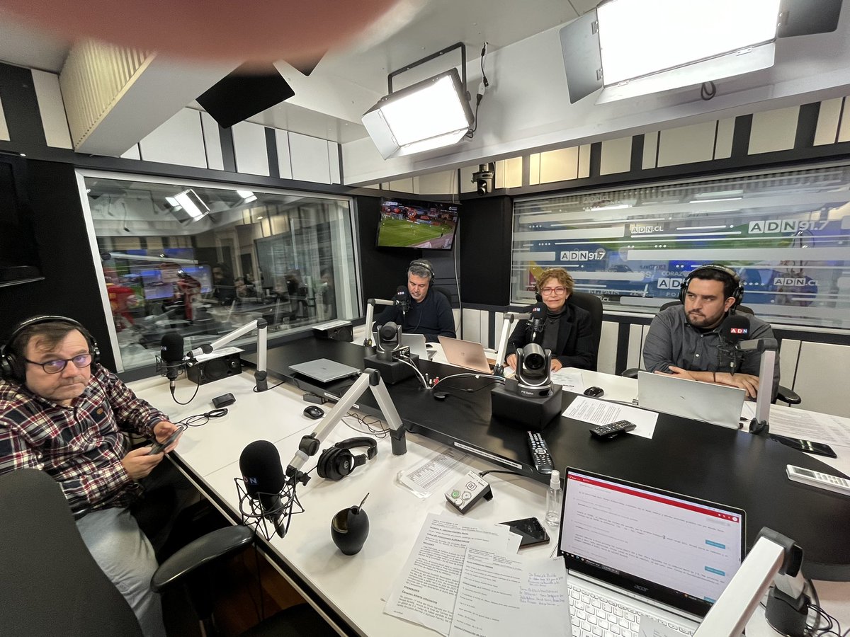 Grillo del Gol (@grillodelgol) on Twitter photo Al aire junto a #LosTenores de <a href="/adnradiochile/">Radio ADN</a> <a href="/PamelaJuanita/">Pamela J. Cordero</a> <a href="/rhernandezadn/">Rodrigo Hdez ADN</a> <a href="/HinchaPuma/">Danilo Díaz</a> <a href="/FdezTello/">Andrés Fernández</a> Al aire junto a #LosTenores de <a href="/adnradiochile/">Radio ADN</a> <a href="/PamelaJuanita/">Pamela J. Cordero</a> <a href="/rhernandezadn/">Rodrigo Hdez ADN</a> <a href="/HinchaPuma/">Danilo Díaz</a> <a href="/FdezTello/">Andrés Fernández</a>