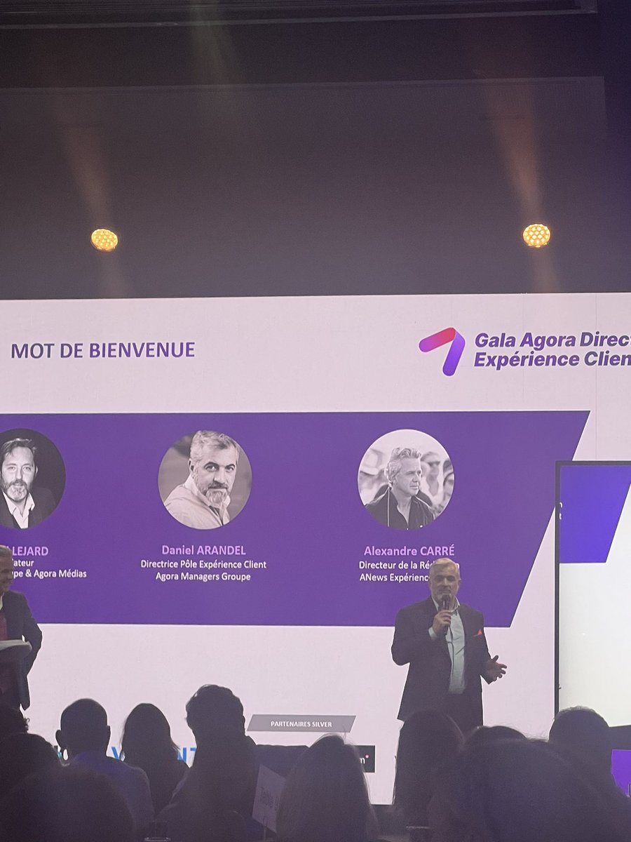 getmayday_app's tweet image. Introduction de Daniel Arandel, Directeur Pôle Expérience Client

 #GalaExperienceClient @Agora_Managers