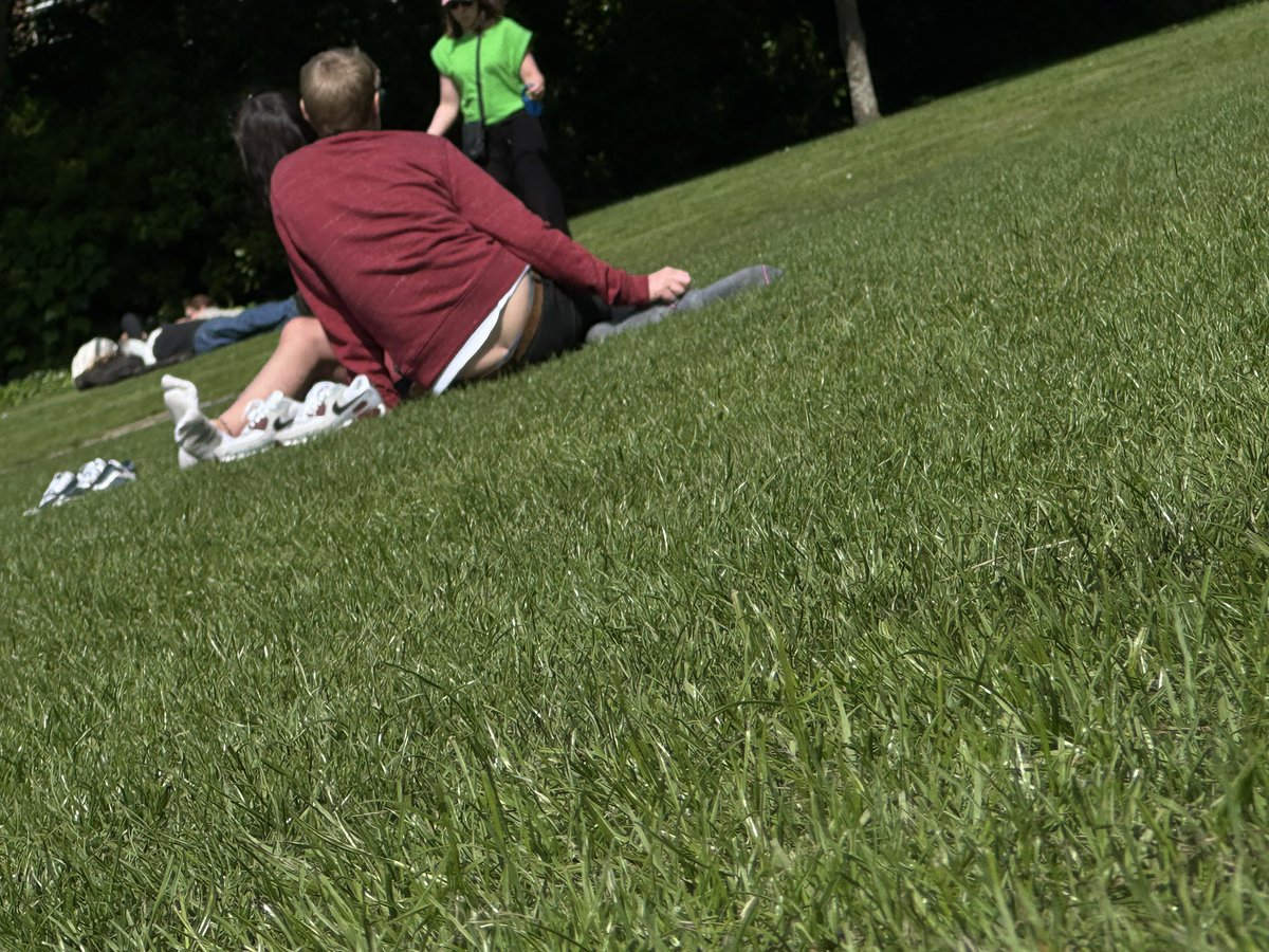 Hara baxıram səni görürəm..