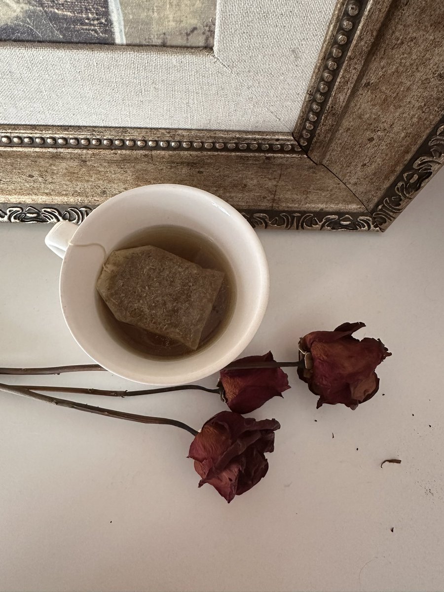 Today’s lovely tea break is brought to us by @EepieSnow 

Thanks Darling 😘

Come join the fun and watch me play the Demo of Harmony in the Wild. 

Twitch.tv/flaire_aichi