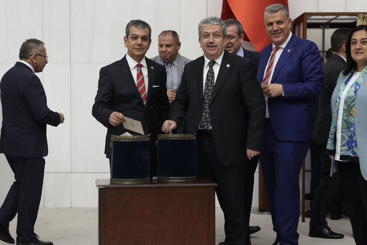 Erol Keleş (@erolkeles23) on Twitter photo 📍TBMM Genel Kurulu
Türkiye Büyük Millet Meclisi Başkanlığına yeniden seçilen, devlet ve siyasi tecrübesiyle milletimizin takdirini kazanmış Sayın <a href="/NumanKurtulmus/">Numan Kurtulmuş</a>’u tebrik ediyorum.
Yeni dönemde de; Gazi Meclisimizin itibarını koruyarak, milletimizin iradesinin etkin biçimde 📍TBMM Genel Kurulu
Türkiye Büyük Millet Meclisi Başkanlığına yeniden seçilen, devlet ve siyasi tecrübesiyle milletimizin takdirini kazanmış Sayın <a href="/NumanKurtulmus/">Numan Kurtulmuş</a>’u tebrik ediyorum.
Yeni dönemde de; Gazi Meclisimizin itibarını koruyarak, milletimizin iradesinin etkin biçimde
