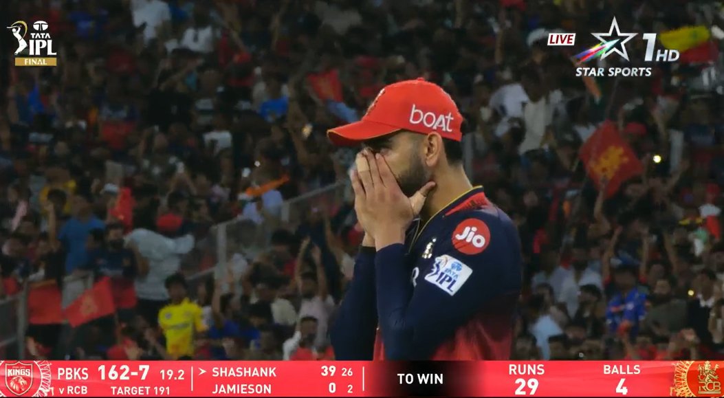 VIRAT KOHLI CRYING. 🥹
#IPLFinals #RCBvsPBKS 
#ViratKohli𓃵