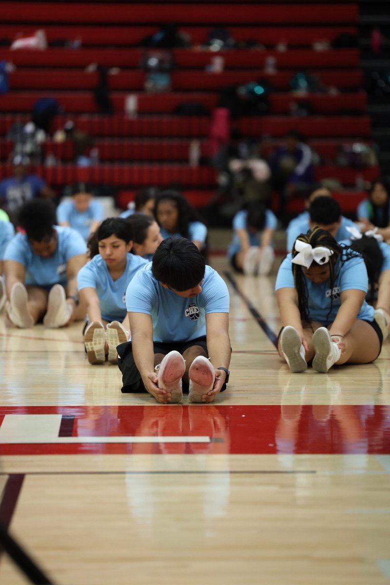 disdactivities's tweet image. Good morning from Day 2 of #DallasISDCheerCamp! We're back with 276 cheerleaders from 15 campuses ready to level up their skills! 💪📣 #DallasISDCheer