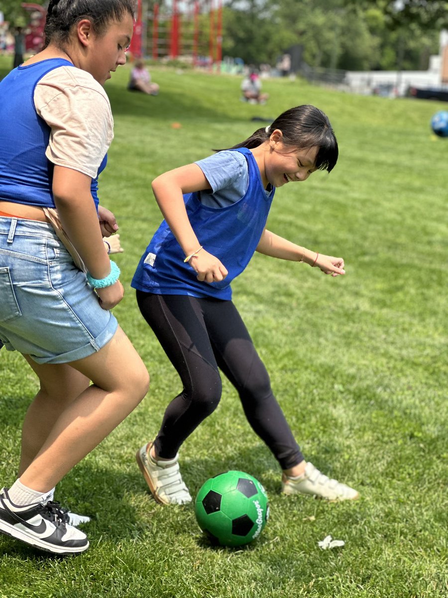 CaraGrant11's tweet image. ☀️Fun times at
Field Day!
Thanks 😊 Mr. Bremerman 
&amp;amp; all who made the event possible for the students!

@MCPS 
@MCPSHPE 
@SHAPEAmerica 
@AguilarCSL