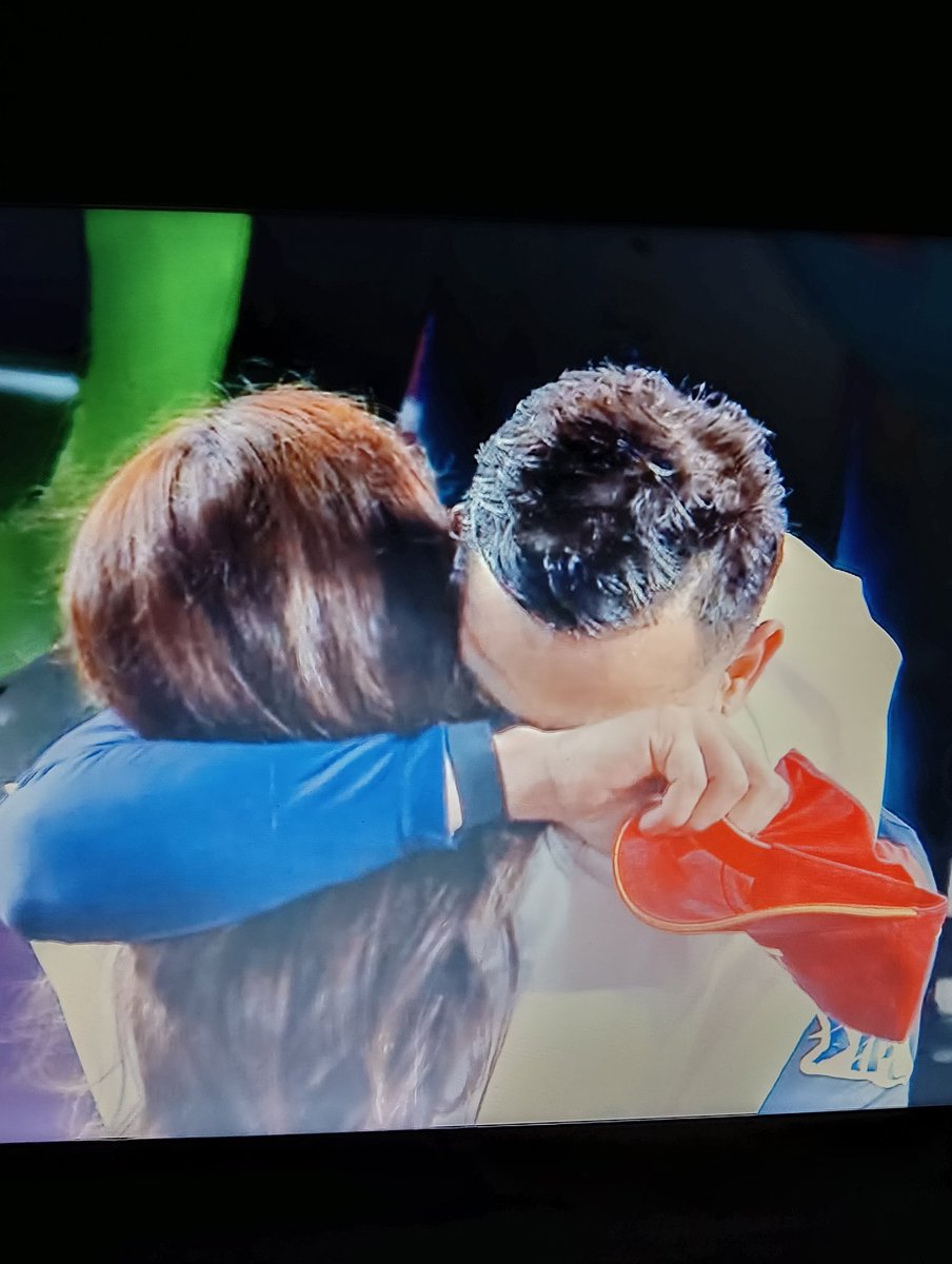 tangerineera's tweet photo. 🥹🥹🥹🥹🥹
Virat Kohli ❤️ Rcb 

#IPLFinals #rcb #ViratKohli https://t.co/wqIYZ52vIx