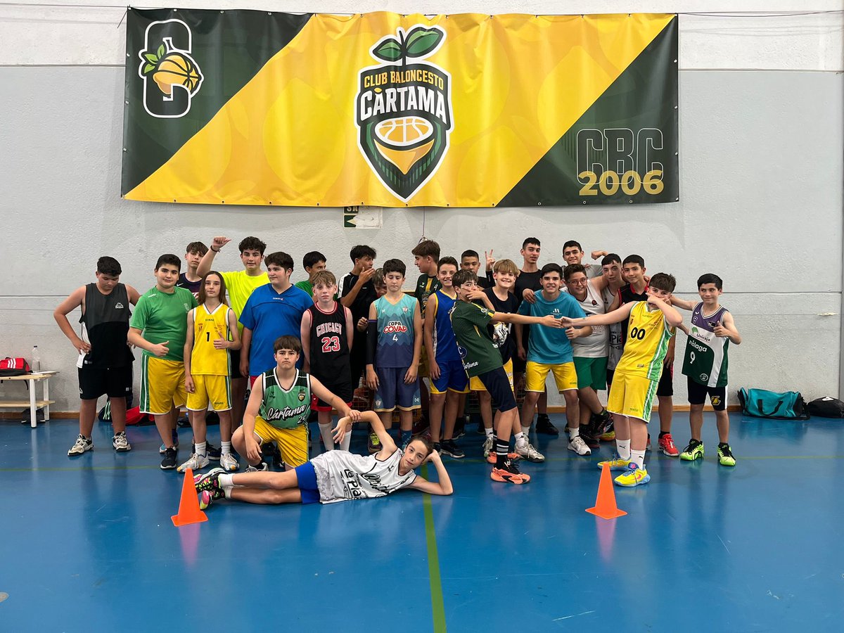 INFANTIL Y CADETE MASCULINO Ya han conocido a sus entrenadores y han podido realizar una sesión de entrenamientos de PUERTAS ABIERTAS. Si tienes la edad y quieres probar con nosotros, te esperamos el siguiente día!!! #CrecemosContigo #CBC #BaloncestoCártama