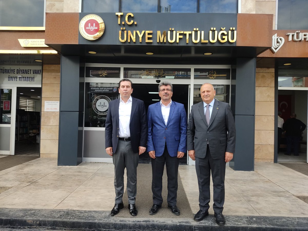 İlçe Belediye Başkanımız Sn. Hüseyin TAVLI ile birlikte İlçe Müftüsü Sn. Ali Fuat BAYCAN' ı ziyaret ettik.