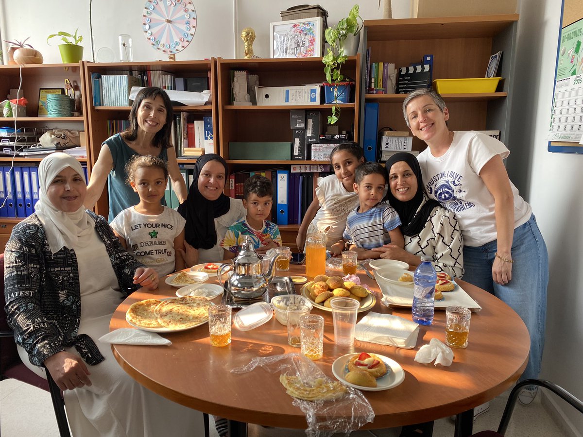 Ultima tarde de nuestro talle ‘Español para el día a dia’ y estas maravillosas mujeres nos han preparado una merienda 😍😍😍 #somosdelpurisima