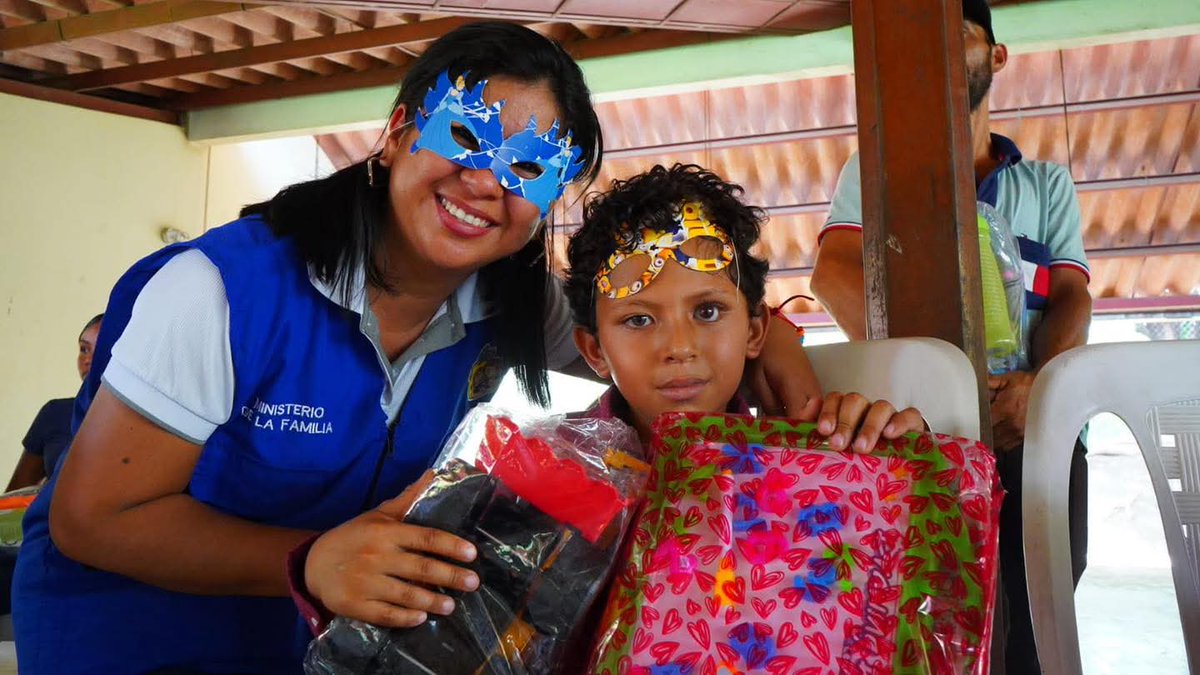 🎉🥳En celebración a la semana de la niñez, realizamos visita recreativa “Sonrisas de Amor” a nuestros mimados del Hospital Manuel de Jesús Rivera “La Mascota”, llevándoles alegría y cariño. #AmorALaNiñez 💟
