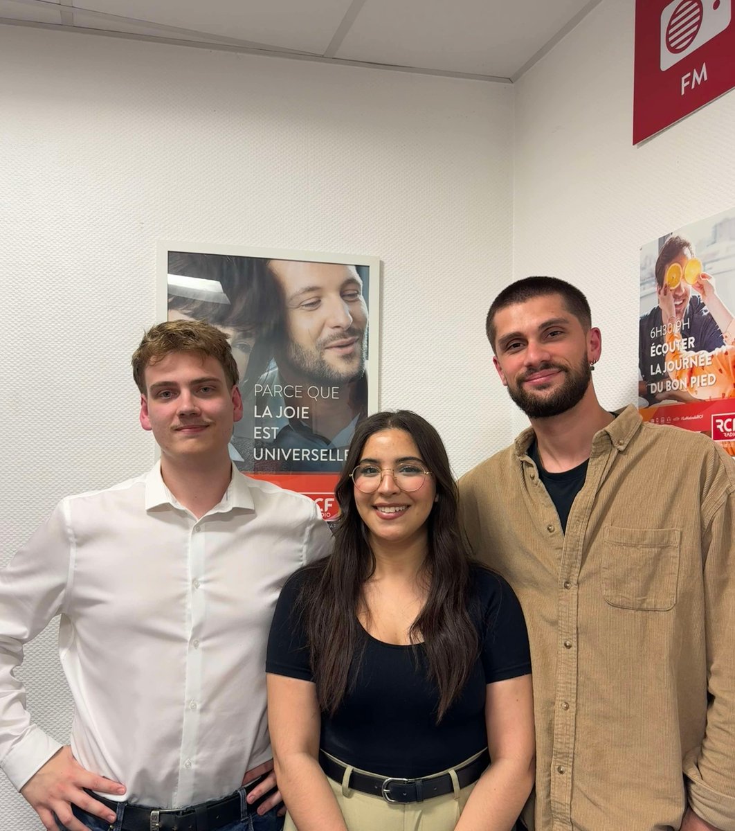 🎙 9ème émission Curious Live sur le thème de l’IA dans le monde de l’art et la communication !
Maxime, Dorian, Ibtissem et Eva se sont penchés sur le sur le sujet en parlant de leurs expériences au sein de leurs alternances ! 💭
🔗 Retrouvez le lien de l’émission sur le linktree