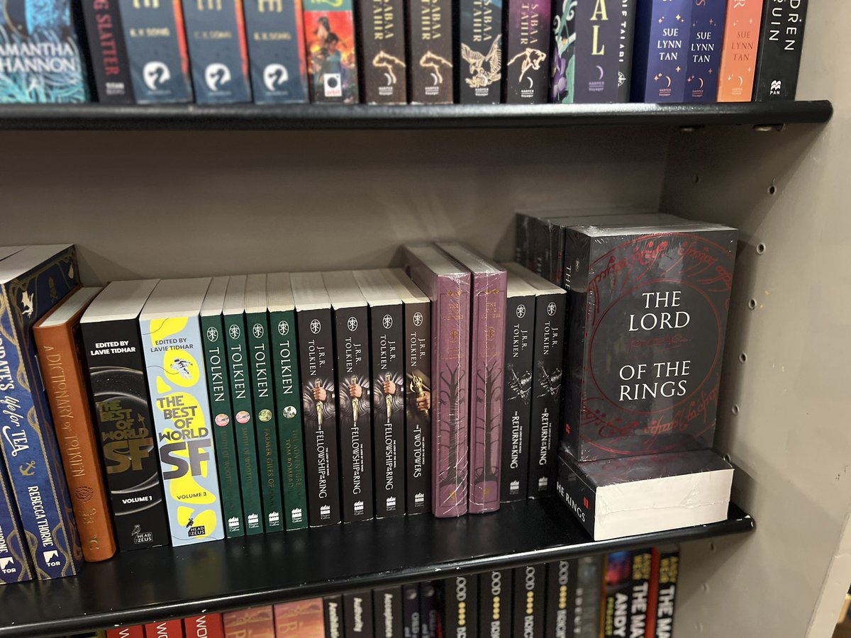 A girl is obsessed with fantasy! A little bit of magic to life 😉