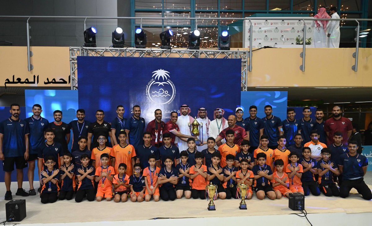 الصفا ايقونة السباحة السعودية ابطالاً للمملكة .حقق الصفا الكاس العام للبطولة .
ابناء صفوى سطروا امجادهم في بطولة المملكة للسباحة 2025 بقيادةالمدربين/علي المعلم ومحمد اليوسف وعلي حبيب والادري ميثم العبدالله من عيون صفوى وداروش عبروا بحر المناش وسبحوا في الاولمبياد وبطولات العالم.