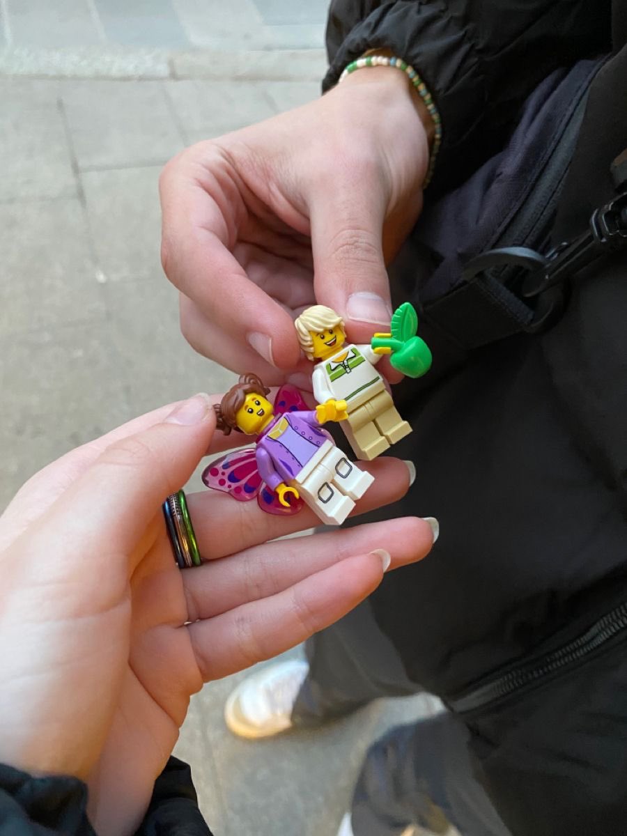 Hehehehe beli mainan baru