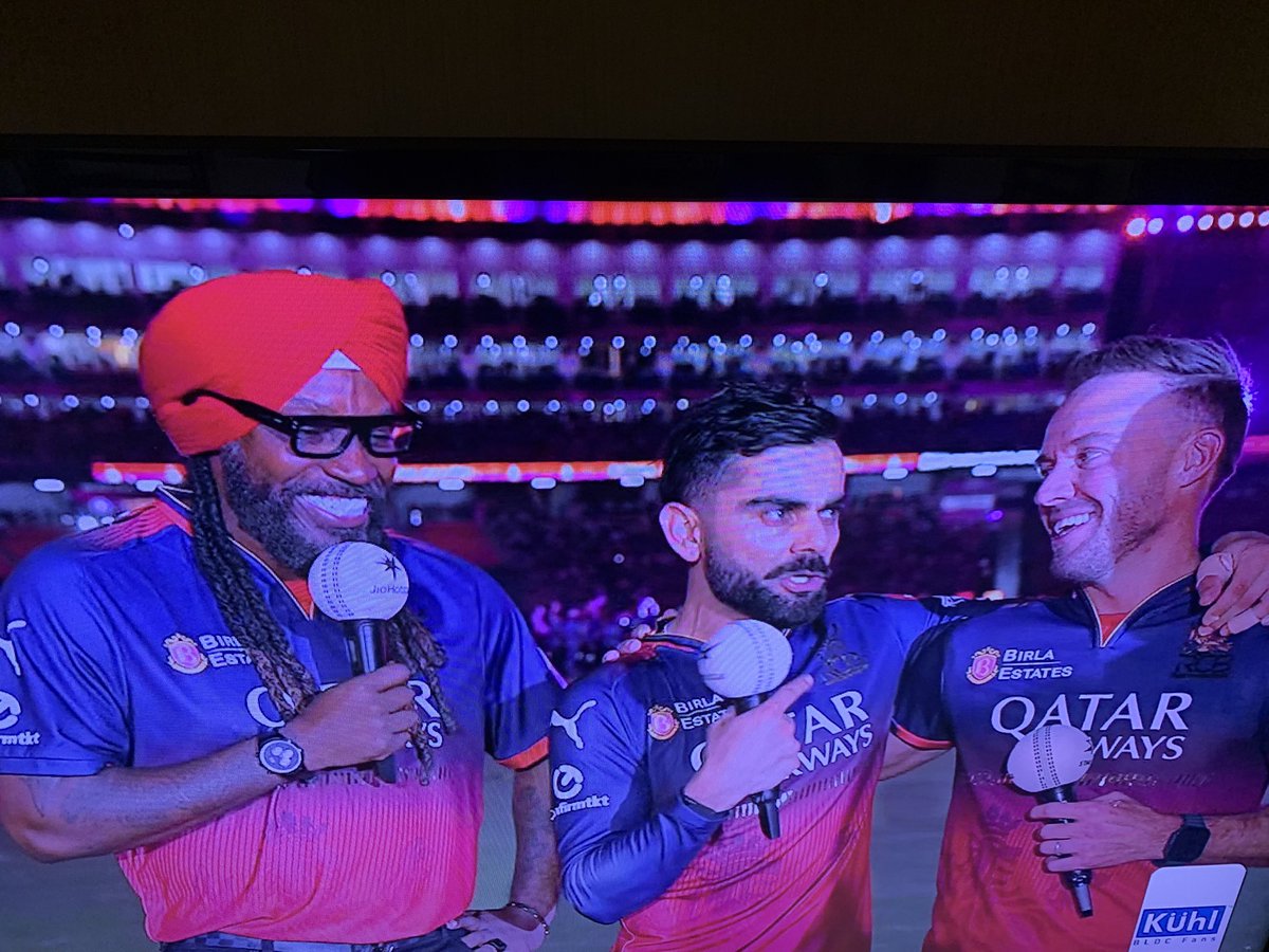 Look at this trio …. 

It been such a long wait, all of their contributions and finally appreciating it with this win. Them being here to celebrate makes it amazing….