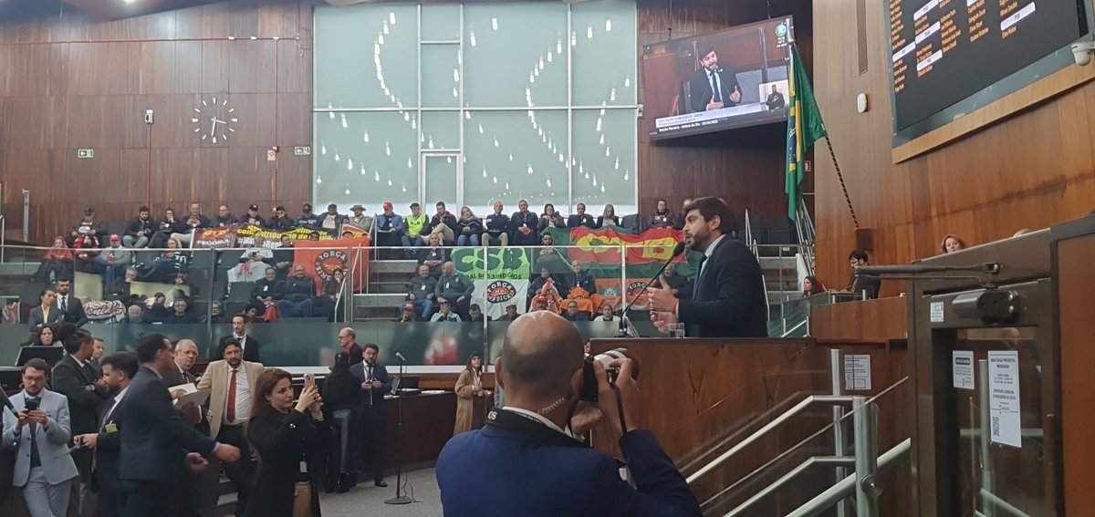 _PauloRocha's tweet photo. Deputado Felipe Camozzato é um dos signatários da emenda que institui índice menor @gzhdigital https://t.co/x69m2nJpgC