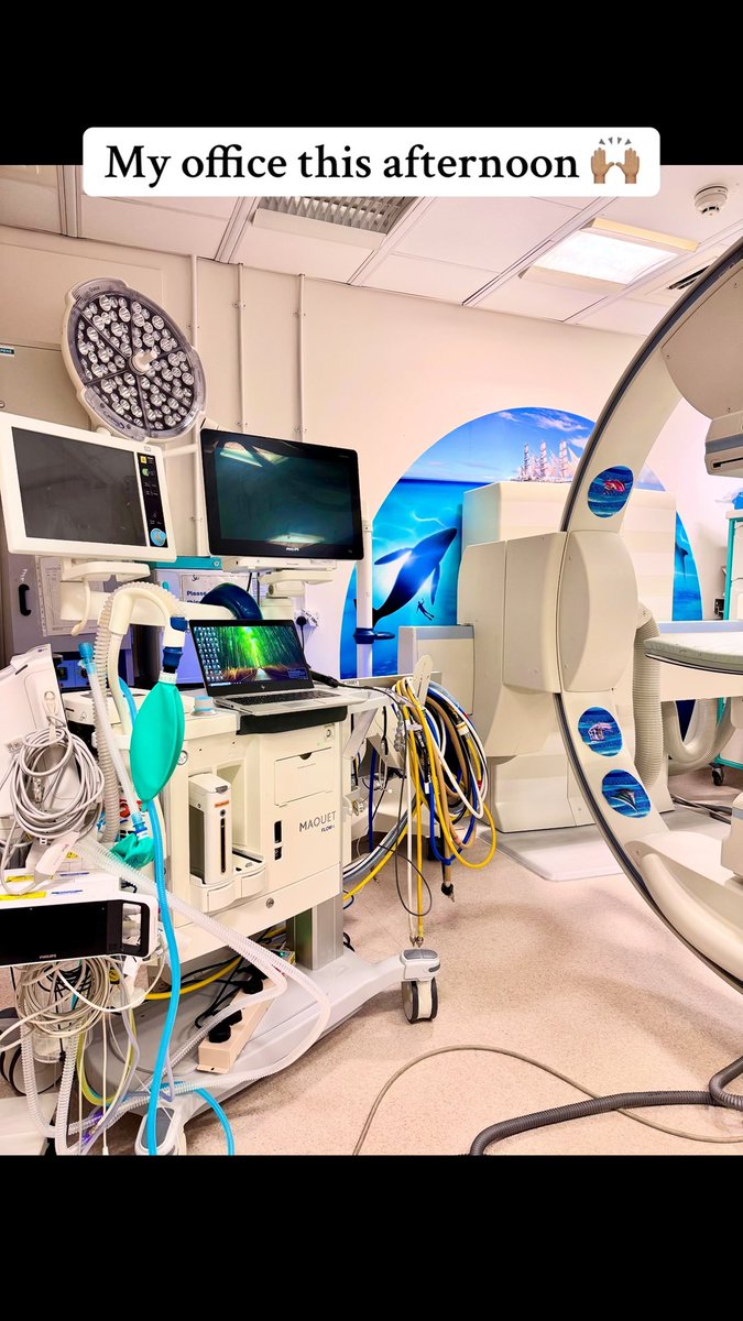 LeDyslexicMedic's tweet photo. My office this afternoon 🙌🏽
#RMCH
#workingwithlegends 👊🏽🙌🏽
#theatres #anaesthesia #paediatricanaesthesia #pediatricanesthesia @RMCHosp https://t.co/1EZoh2MyYl