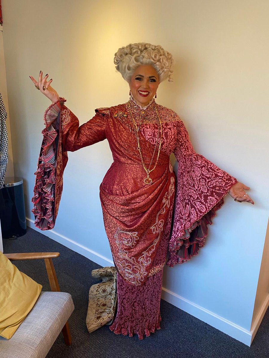 *Extremely Borat Voice*

“Myyy Wiiiffee!!!”

<a href="/WickedUK/">Wicked UK</a> <a href="/bexbowden/">Rebecca Bowden 💙</a>