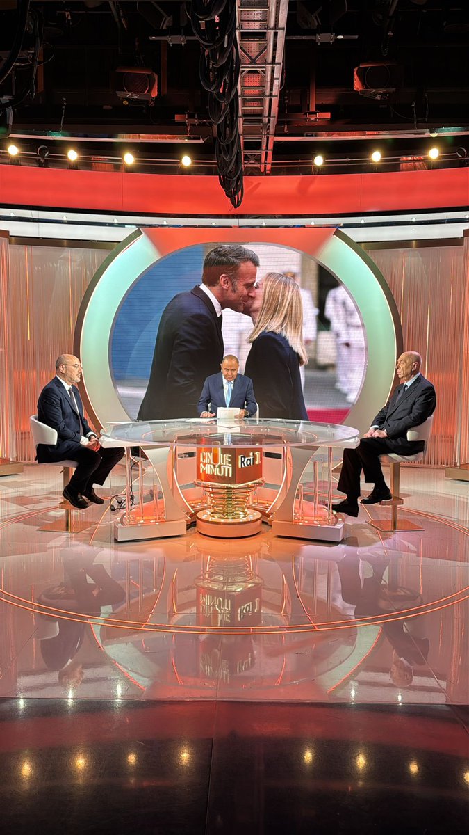 Paolo Mieli, storico e giornalista, e Giovanni Orsina, editorialista Il Giornale, ospiti questa sera #3giugno a #CinqueMinuti.