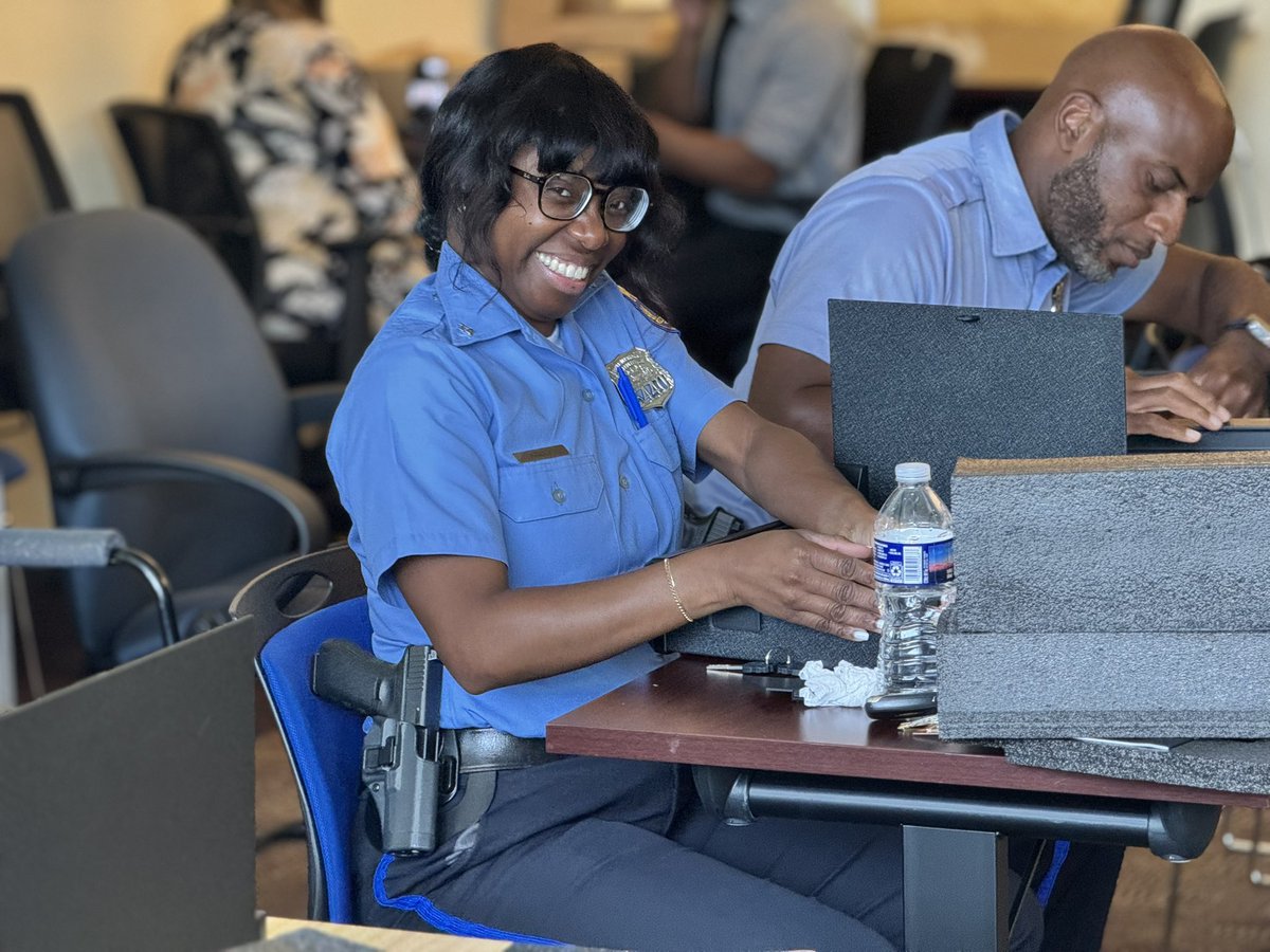 PPDInspJThomas's tweet image. Grateful for today’s successful Gun Safe Workshop!
A huge thank you to Scott Charles, Outreach Manager for Temple University Hospital, and Melany Nelson from Northwest Victims Services for hosting such an impactful event.