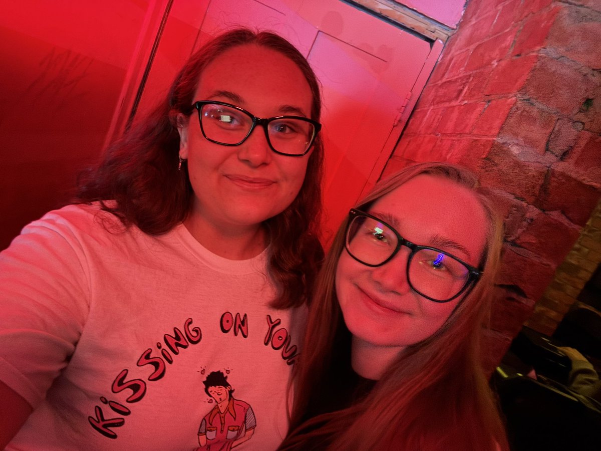 back at a <a href="/MyyloMusic/">Myylo</a> gig and everything is right in the world x