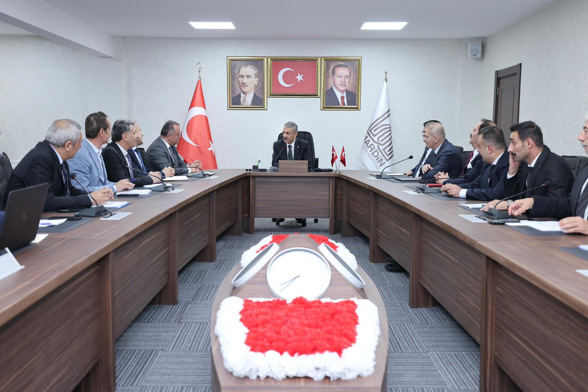 Valimiz/Büyükşehir Belediye Başkan Vekilimiz Sayın <a href="/tuncay_akkoyun/">Tuncay Akkoyun</a> Başkanlığında;
Genel Sekreterimiz Kemalettin Sakin, önceki dönem Genel Sekreter Vekilimiz Fatih Eroğlu, MARSU Genel Müdürümüz Murat Erçin ve Daire Başkanlarımızın katılımıyla Mardin Büyükşehir Belediyesinde