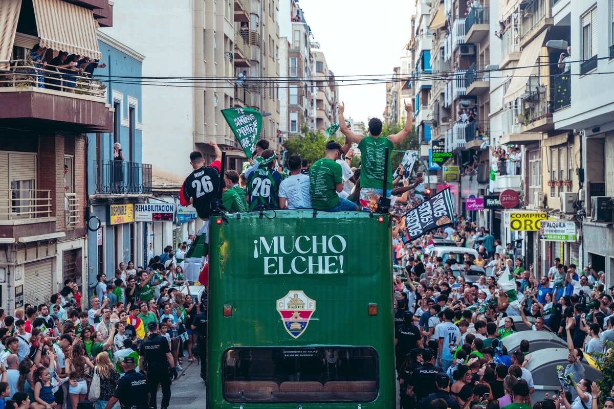 ELCHE CF ENFURECIDO 🌴 tweet media