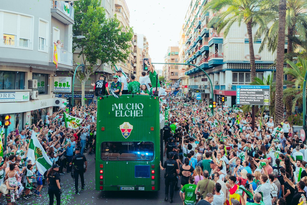 ELCHE CF ENFURECIDO 🌴 tweet media