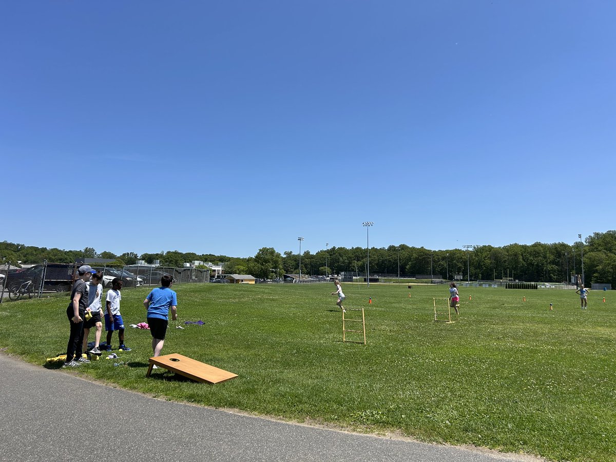 It was a beautiful day for some of our PTA auction winners to redeem their winning items such as Starbucks at lunch and recess during XL.
