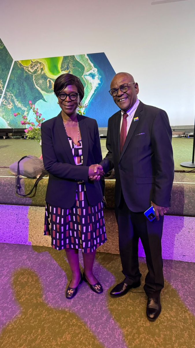 🇰🇲🌏Les Comores à la GP2025 : Renforcer la Résilience Face aux Catastrophes!
Le Ministre de l'Intérieur, Monsieur Mohamed Ahmed Assoumani, participe activement à la Huitième session de la Plateforme Mondiale pour la Réduction des Risques de Catastrophes #GP2025 à Genève, Suisse.