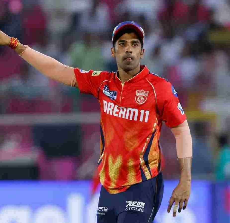 isureshofficial's tweet photo. The way #ShashankSingh fought till the last ball is totally unbelievable. 😳💥No camera captured him in the last, This man deserves to be in every frame. He didn’t loose, he just missed it by 1 ball.
 
#ShashankSingh | #IPLFinals https://t.co/TwJwjBEd03