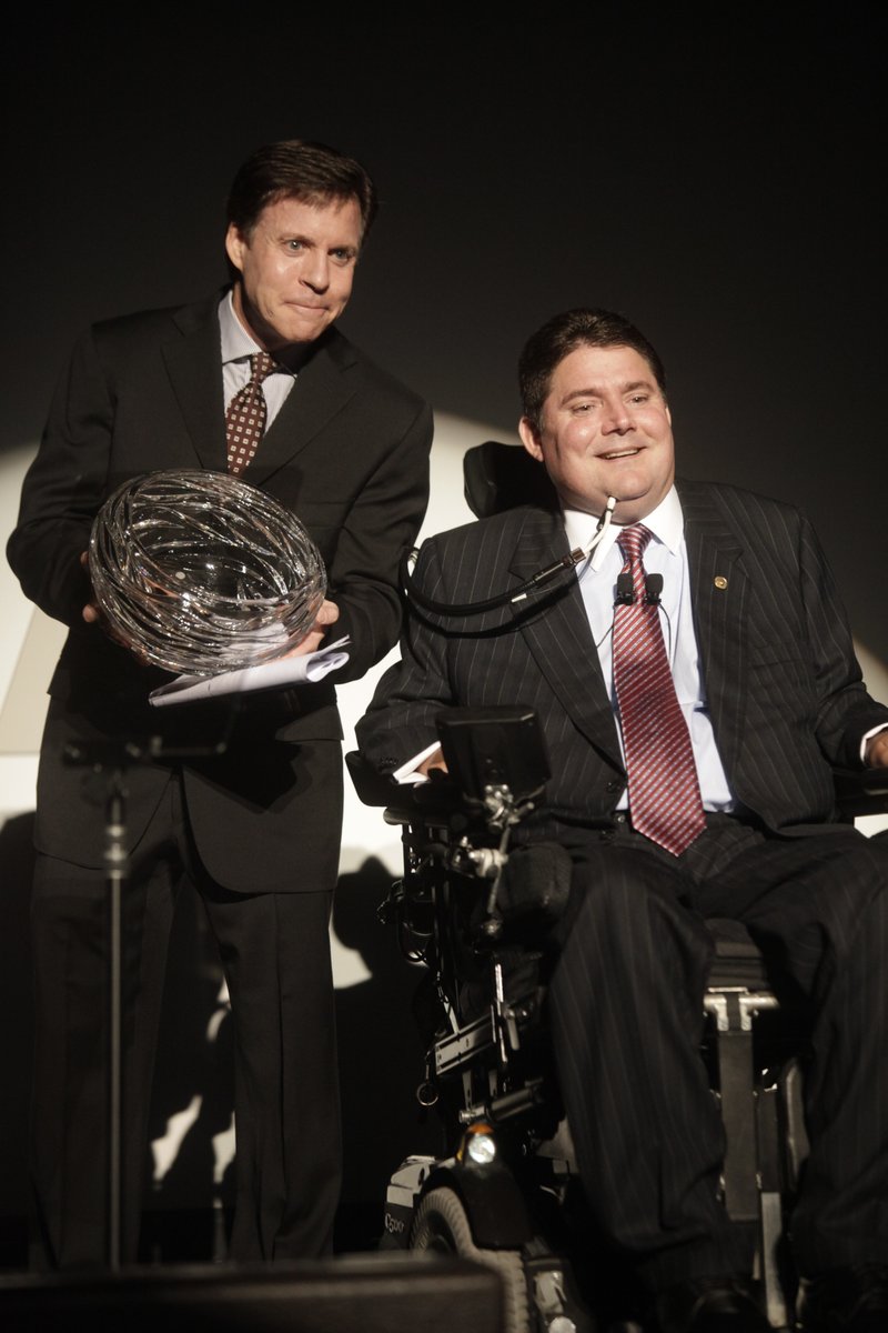 BuonicontiFund's tweet image. Join Gloria Estefan and Bob Costas as they team up to host what the 40th Anniversary of the Great Sports Legends Dinner.
These two icons will join Marc Buoniconti as we honor an unprecedented lineup of in New York City.
Visit: TheBuonicontiFund.com/GSLD40 for more information.