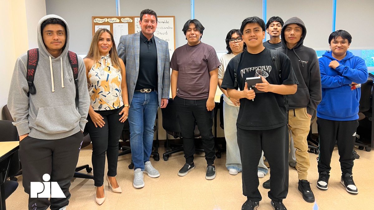 PIA_Northeast's tweet image. Recently, Aaron Levine, CIC, MBA, PIANJ vice president, and Becky Mateus, CIC, CPIA, ANFI, CFM, PIANJ board member, spoke to students from Youth RISE Passaic, in Passaic, N.J., about careers in insurance. 

#PIANJ #YouthRISE #InsuranceCareers #InsuranceIndustry