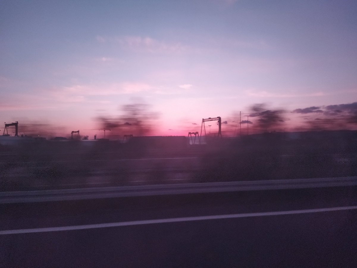 savrulmak aynı döngüde, sürekli yetişmeye çalışmak hayata ve yolculuklara fakat hiçbir yere varamamak.