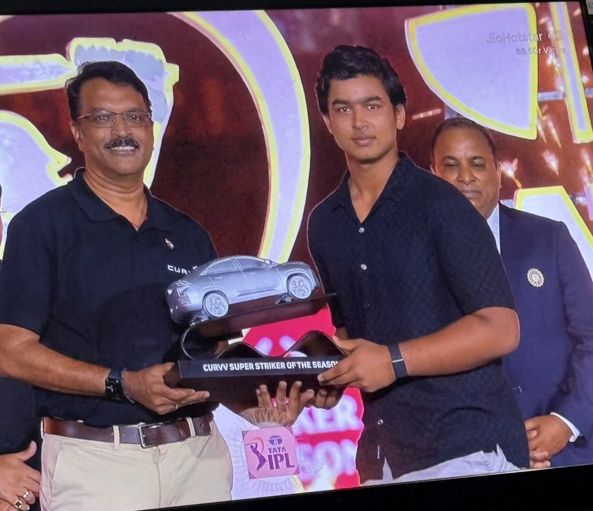 14 ka hai ye gaadi ka kya karega bina license ke 😭😭😭