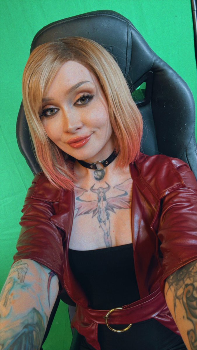 Online twitch.tv/kawabarker